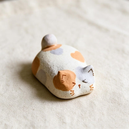 Calico Cat Figurine, Sleeping Cat Desk Decor, Handmade Clay Cat Ornament, Minimalist Cat Shelf Accent, Gift For Cat Lover, Cat Lover Gift